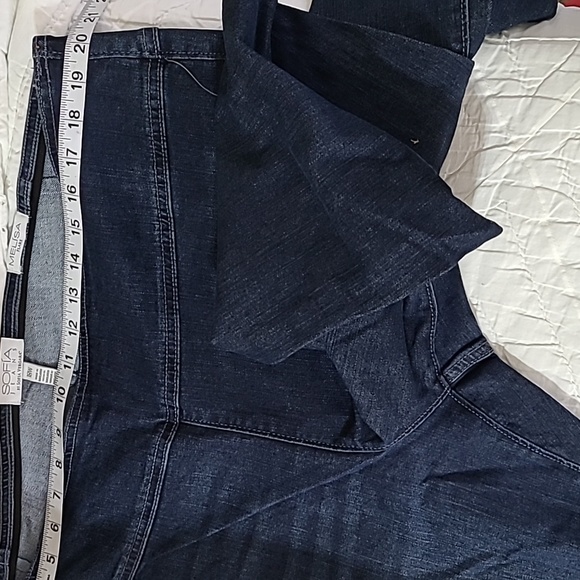 (3160)Melisa pull on, HighRise Flare,by Sofia Jeans, Women's Size 18W - Picture 17 of 17